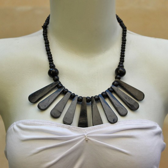 Flatten Black Bone Dangled