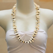 'Simple Chain of White Bone