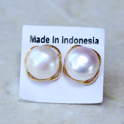 Sweet Pearl with gold wire
