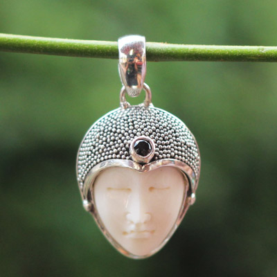 'Third Eye Oval Face