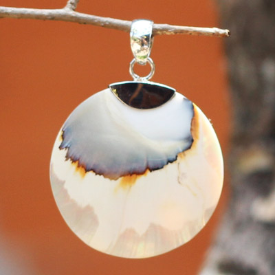 'Round Abstract Shell