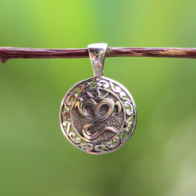 Ong Kara Plain Pendant